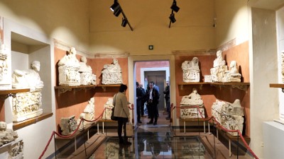  Arbeiten im Etruskischen Museum von Volterra